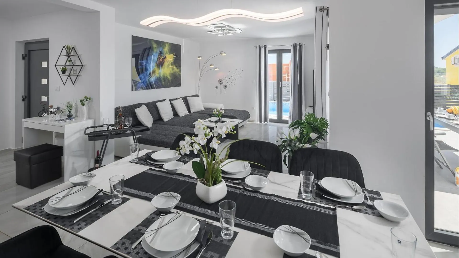 3 Bedroom Amazing Home In Musales Musalez